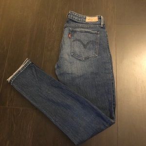 4/$20‼️Levi’s Denim Curve Skinny Size 27